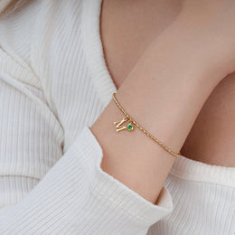 Bracelet personnalisé avec initiale et pierre de naissance en or 18 carats et argent sterling
