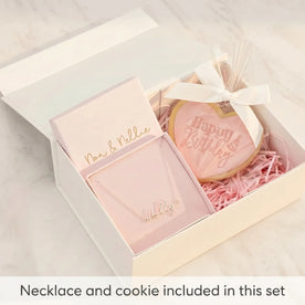 Kindergeschenkbox – Personalisierte Namenskette, Teddybär & Keksset