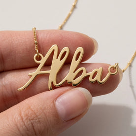 قلادة باسم Alba