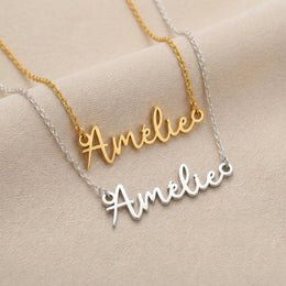 قلادة باسم Amelie