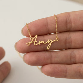 Necklace Amy Name Necklace HBD: Held, for scale