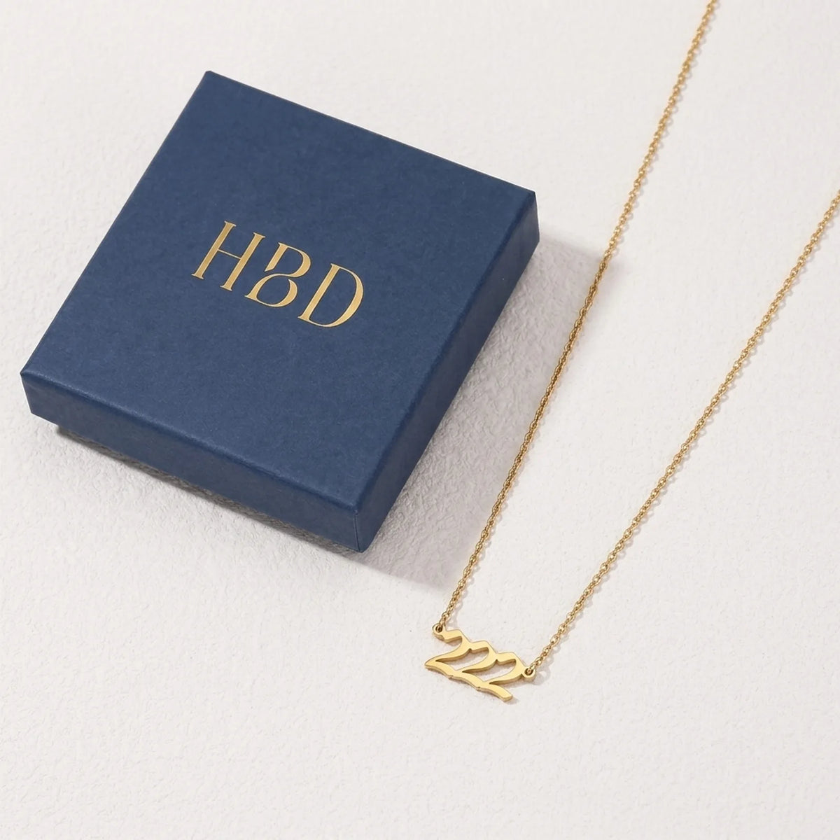 Individuell gestaltete Engelszahlen-Halskette – Personalisierter Schmuck – Bis zu 4 Ziffern