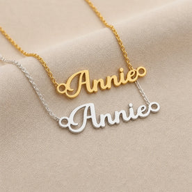 قلادة باسم Annie
