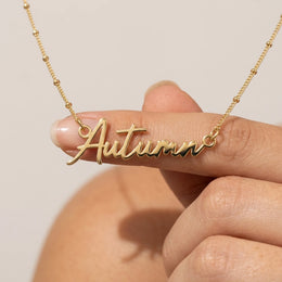 قلادة باسم Autumn
