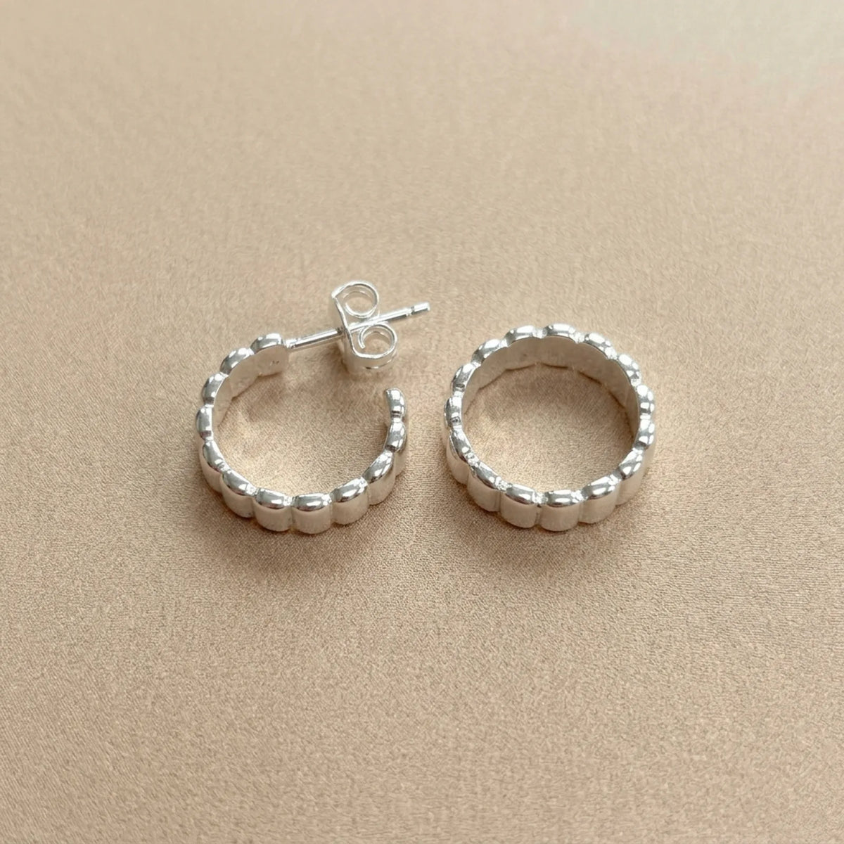 Boucles d'oreilles créoles baguette en or et argent