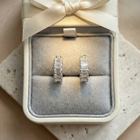 Boucles d'oreilles créoles baguette en or et argent