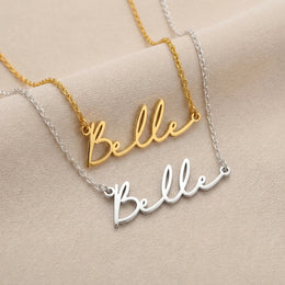 قلادة باسم Belle