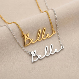 قلادة باسم Belle