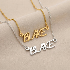 قلادة باسم Blake