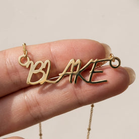 قلادة باسم Blake