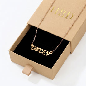 Necklace Darcey Name Necklace HBD: In the box
