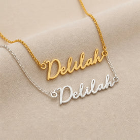 قلادة باسم Delilah