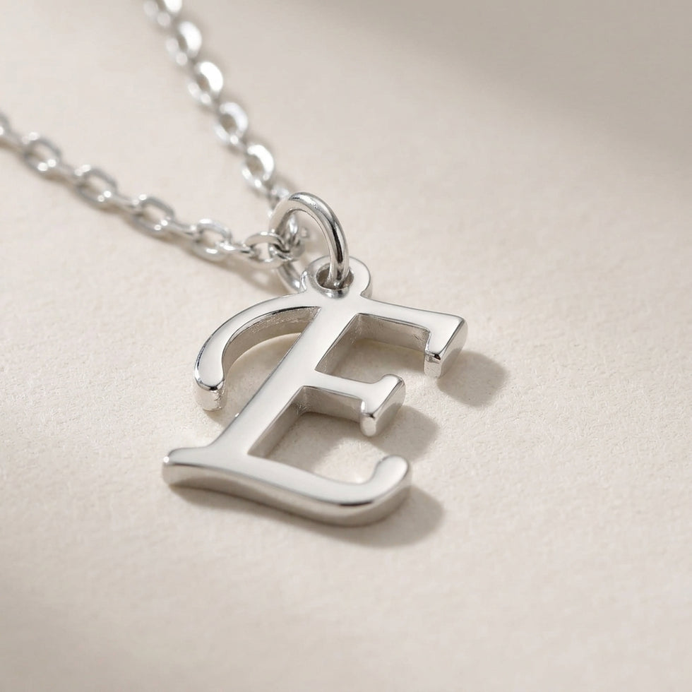E-ketting | Hanger met initiaal en letter E, goud en zilver