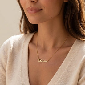 Necklace Eloise Name Necklace HBD: Worn