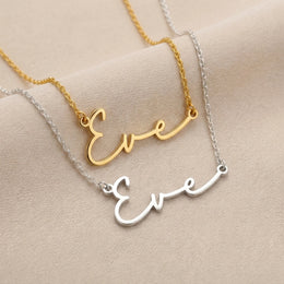 قلادة باسم Eve