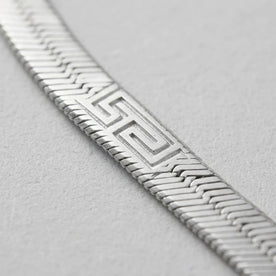 Griechisches Mäander-Armband im Fischgrätmuster in Silber oder Gold – 18,5 cm