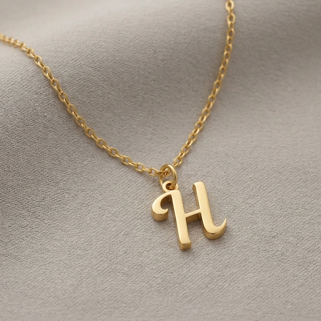 Ketting met de initialen H
