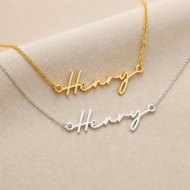 قلادة باسم Henry