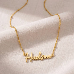 قلادة باسم Hudson
