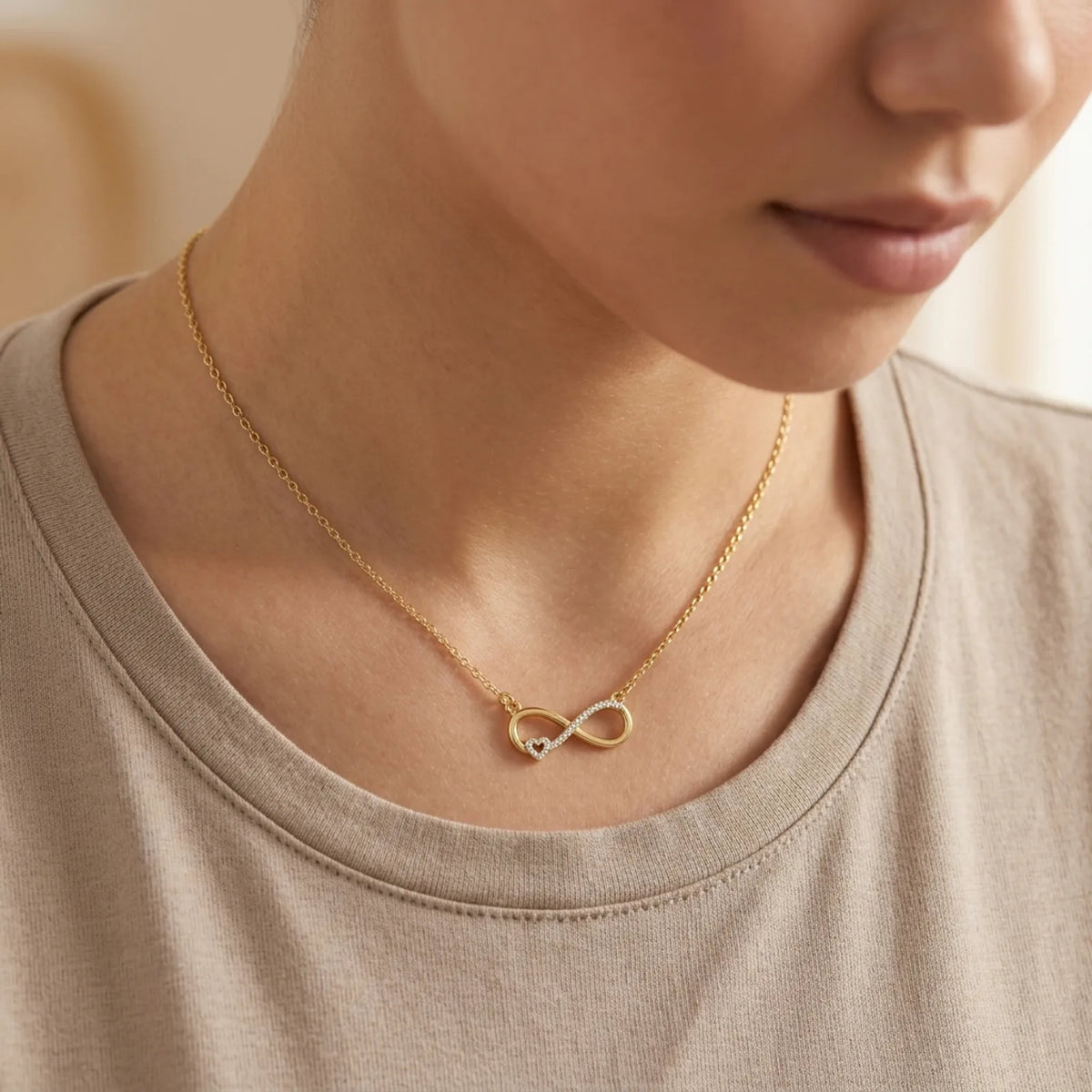 Collier infini et cœur en or 18 carats, disponible en argent et avec 3 styles de chaîne
