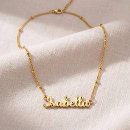 قلادة باسم Isabella