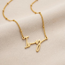 Collier prénom Ivy | Or 18 carats, argent et vermeil | Prêt à être expédié