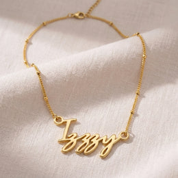 Collier prénom Izzy | Or 18 carats, argent et vermeil | Prêt à être expédié