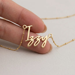 Collier prénom Izzy | Or 18 carats, argent et vermeil | Prêt à être expédié
