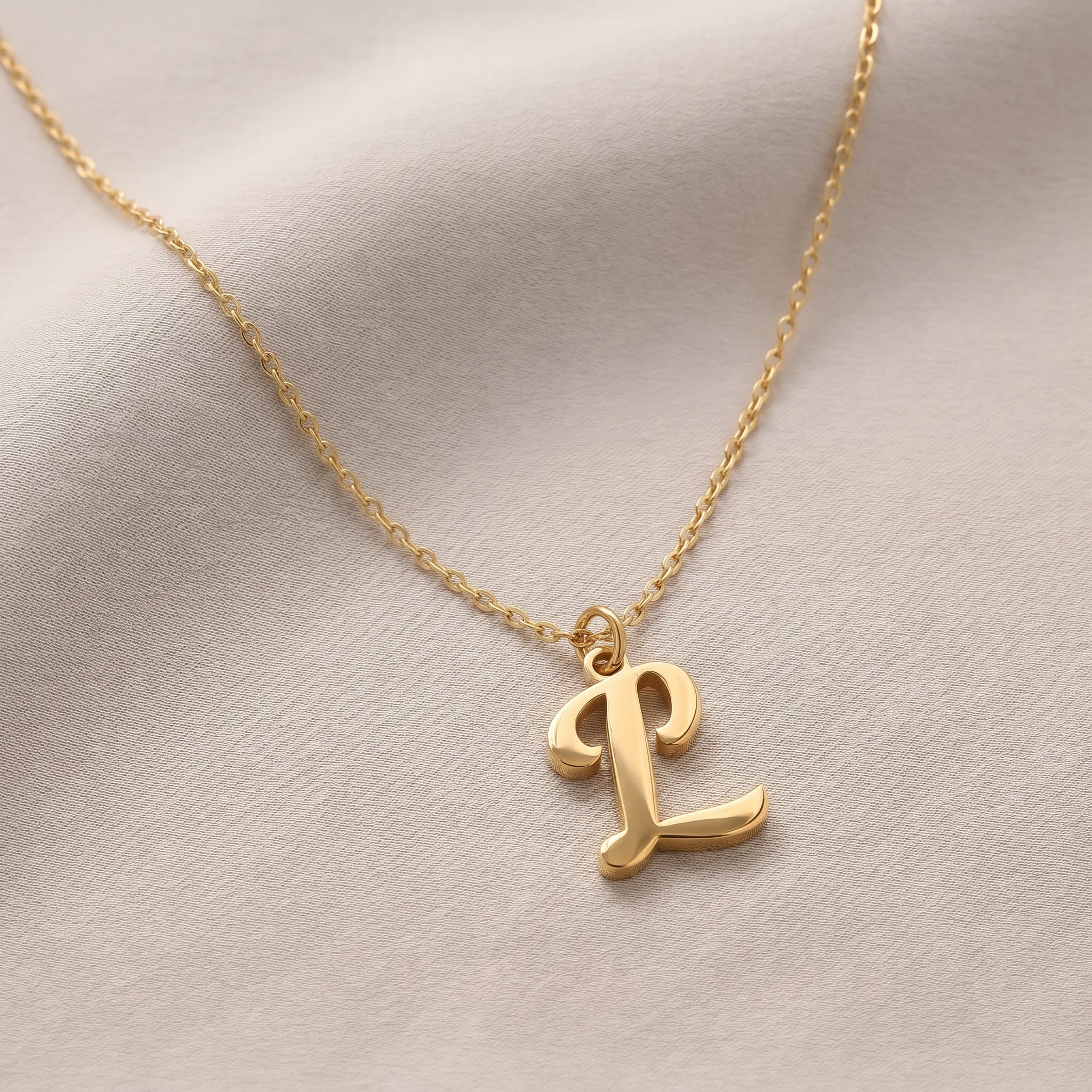 Ketting met de initialen L