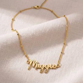 Collier prénom Maggie | Or 18 carats, argent et vermeil | Prêt à être expédié