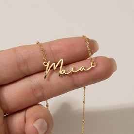 Necklace Maia Name Necklace HBD: Held, for scale