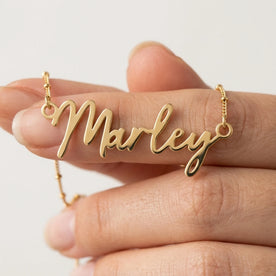 قلادة باسم Marley