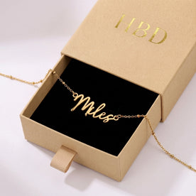 قلادة باسم Miles