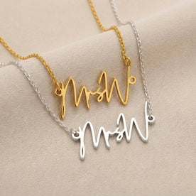 Collier prénom MrsW | Or 18 carats, argent et vermeil | Prêt à être expédié