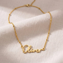 قلادة باسم Oliver