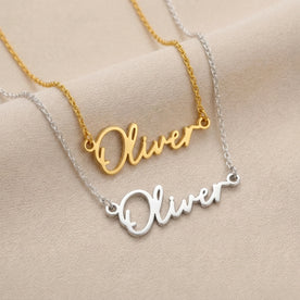 قلادة باسم Oliver