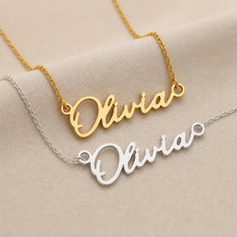 Collier prénom Olivia | Or 18 carats, argent et vermeil | Prêt à être expédié
