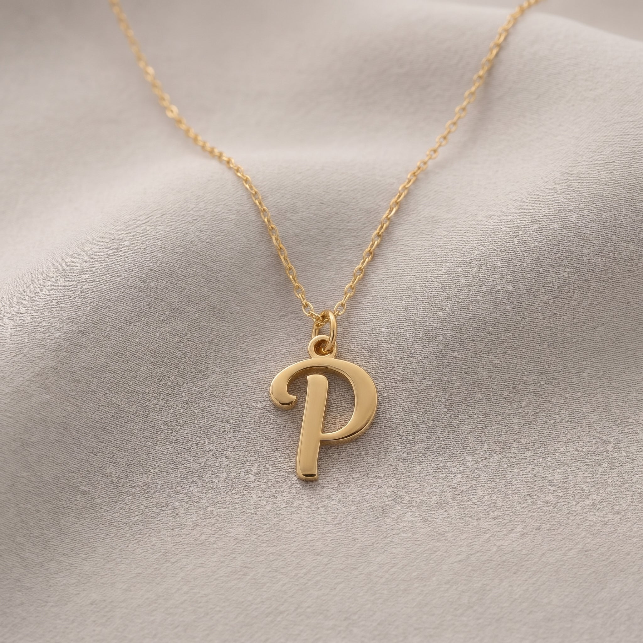 Ketting met de initialen P