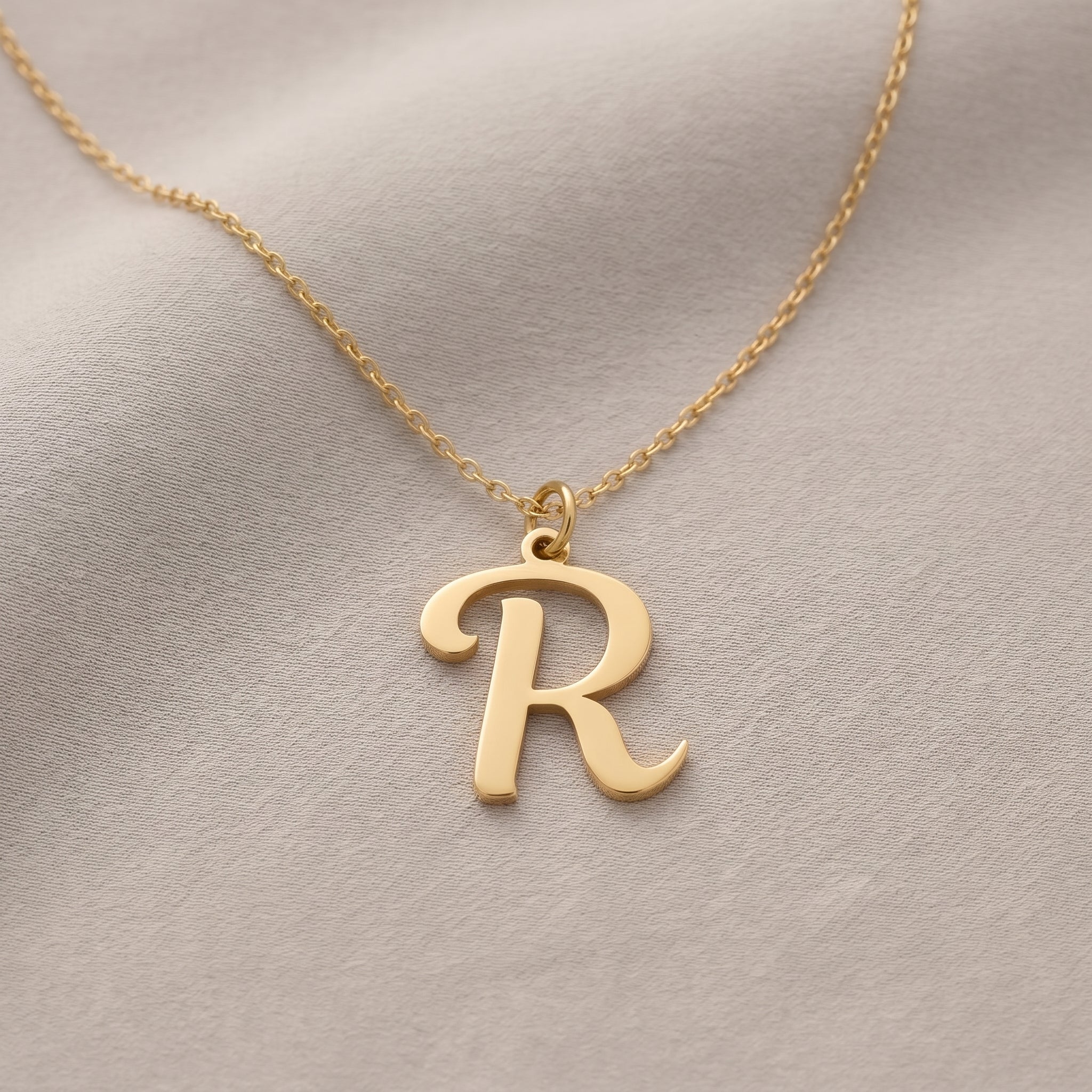 Ketting met de initialen R