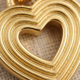 Collier en forme de cœur ajouré