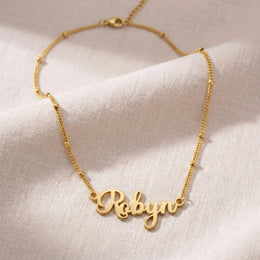 Collier prénom Robyn | Or 18 carats, argent et vermeil | Prêt à être expédié
