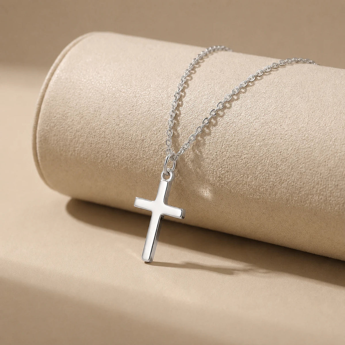 Collier croix verticale en or, argent et vermeil | HBD
