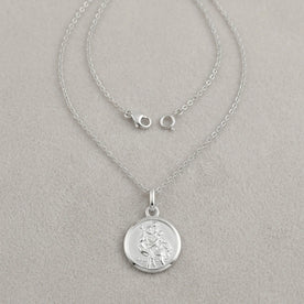 Collar con medallón de San Cristóbal
