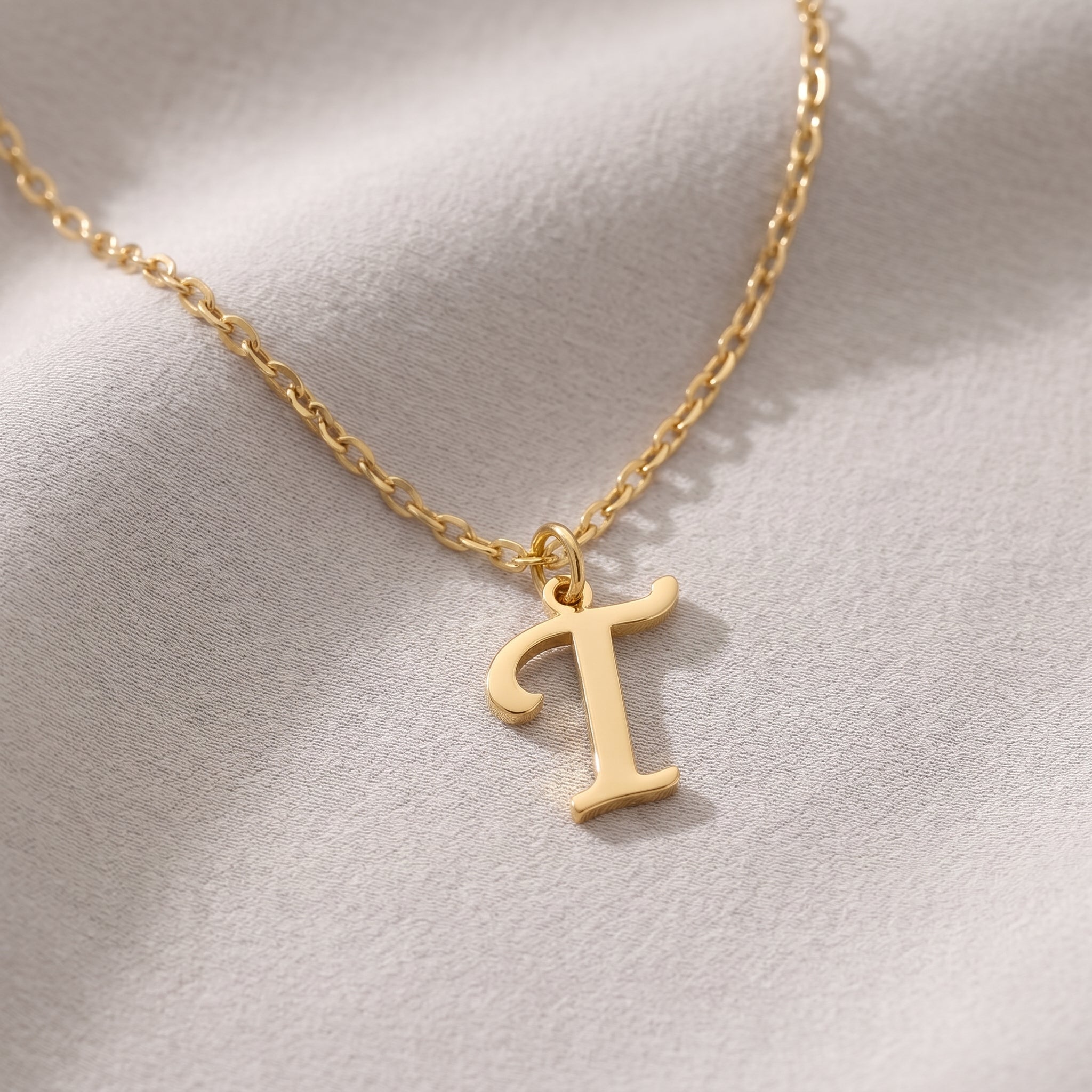 Ketting met de initialen T