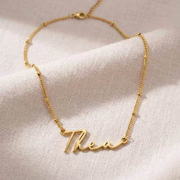 Collier prénom Thea | Or 18 carats, argent et vermeil | Prêt à être expédié