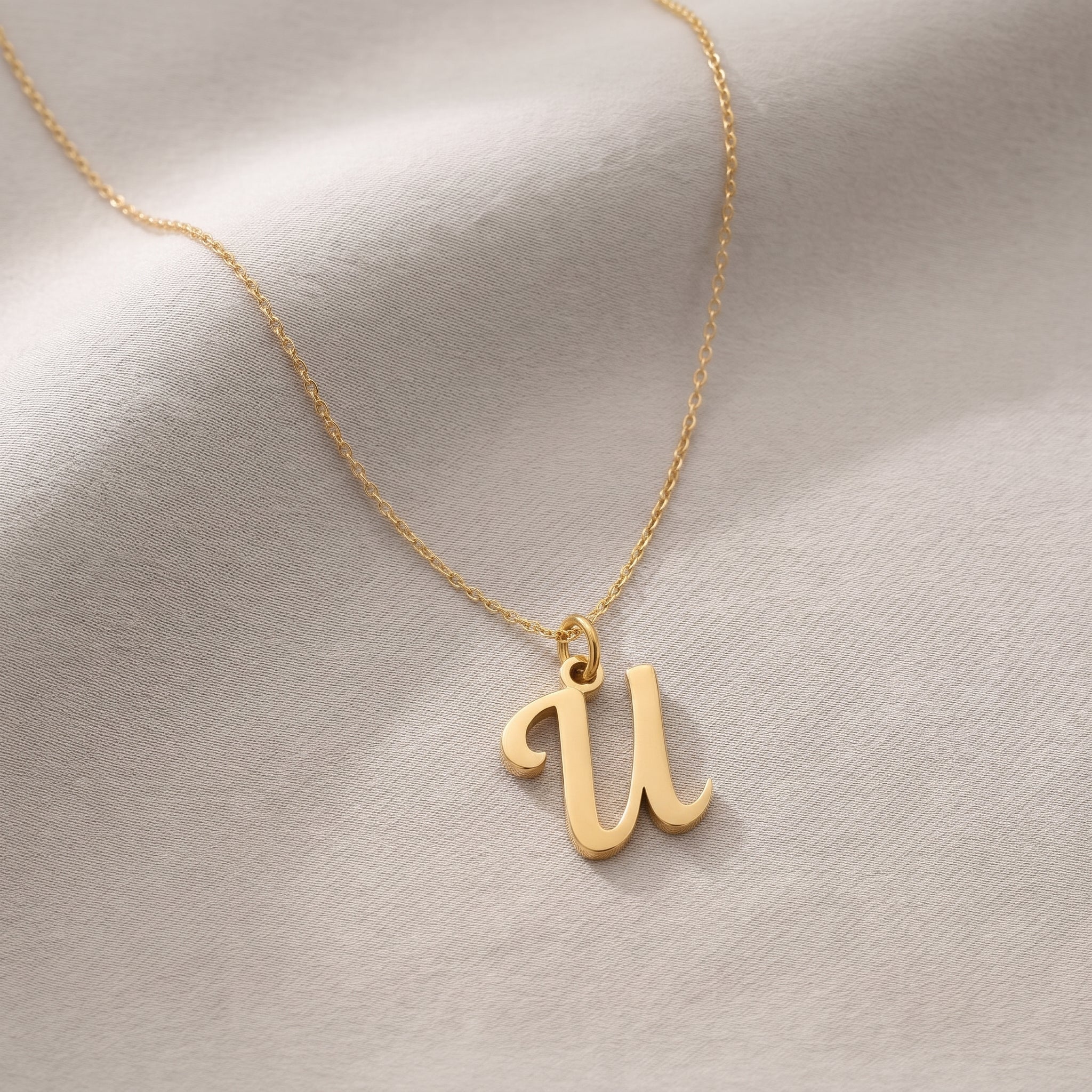 Ketting met de initialen U