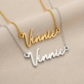 Collier prénom Vinnie | Or 18 carats, argent et vermeil | Prêt à être expédié