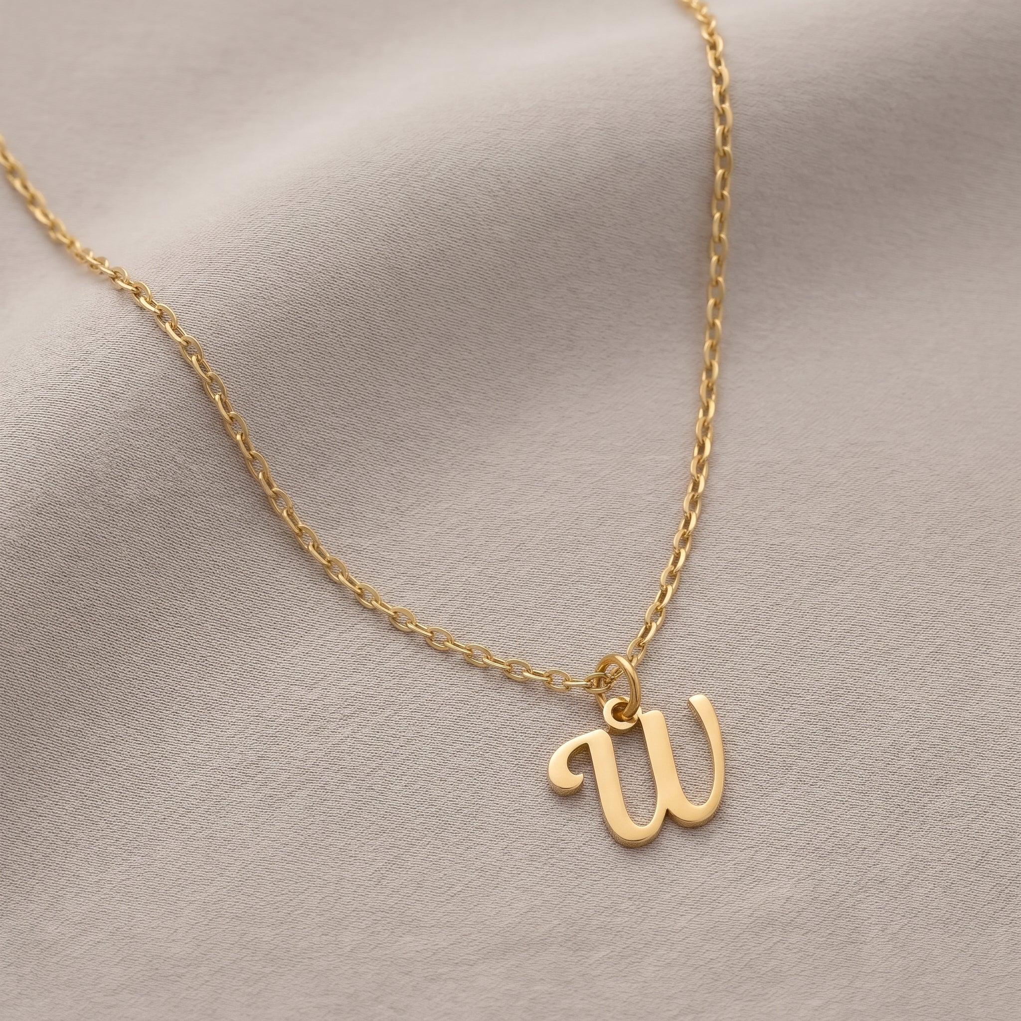 Ketting met de initialen W