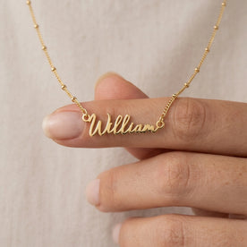 قلادة باسم William