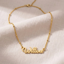 Collier prénom Willow | Or 18 carats, argent et vermeil | Prêt à être expédié